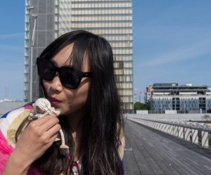 even at bnf you can meet chinese tourists: kiss from shanghai !