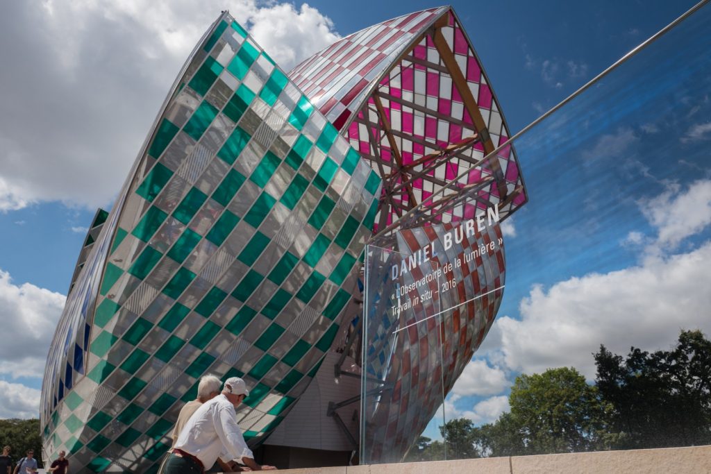 at "fondation louis vuitton" bois de boulogne with leica q